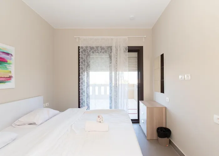 4 Bdr With Private Heated Pool In Sabina