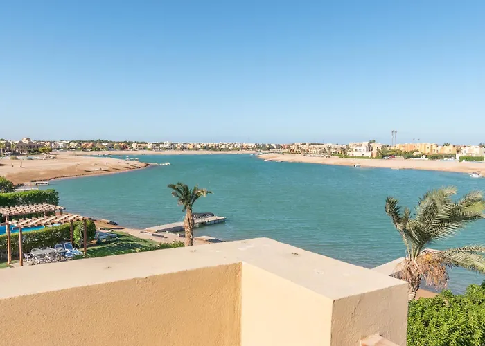 4 Bdr With Private Heated Pool In Sabina