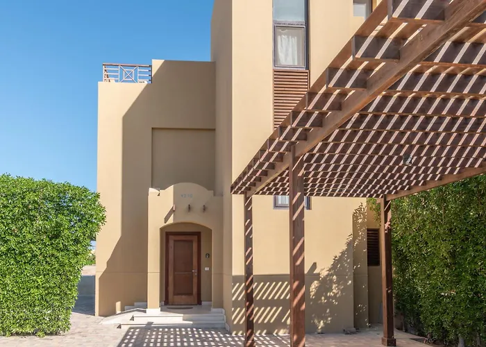 4 Bdr With Private Heated Pool In Sabina